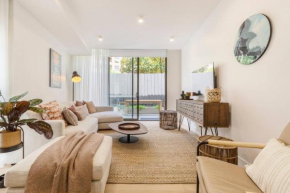 Alexandra Elegance - Riverside Living in Style